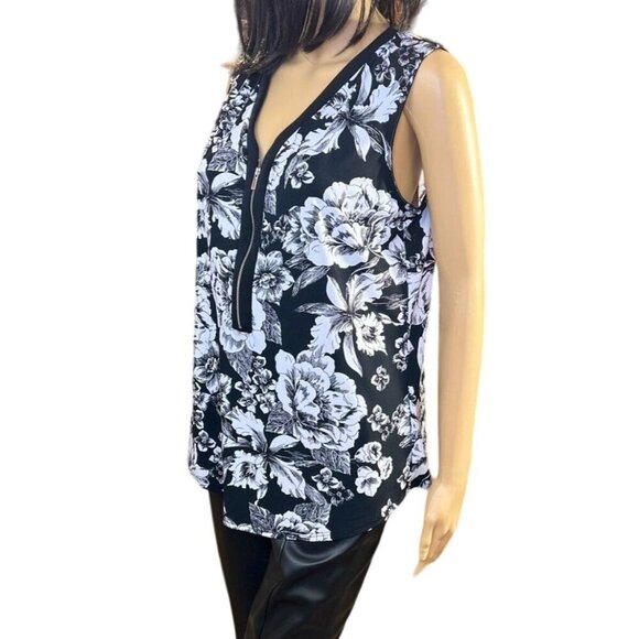 (5 for $25)โ Sleeveless Zip Front Floral Blouse in Black & White S - Picture 2 of 8